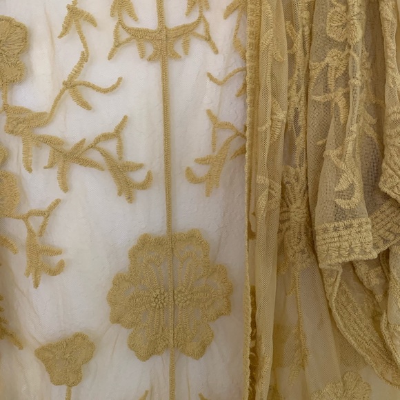Mustard Lace Kimono - Picture 4 of 4